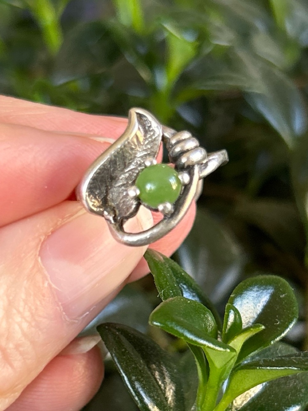 Vintage Native American Sterling Silver Leaf Ring With Genuine Jade